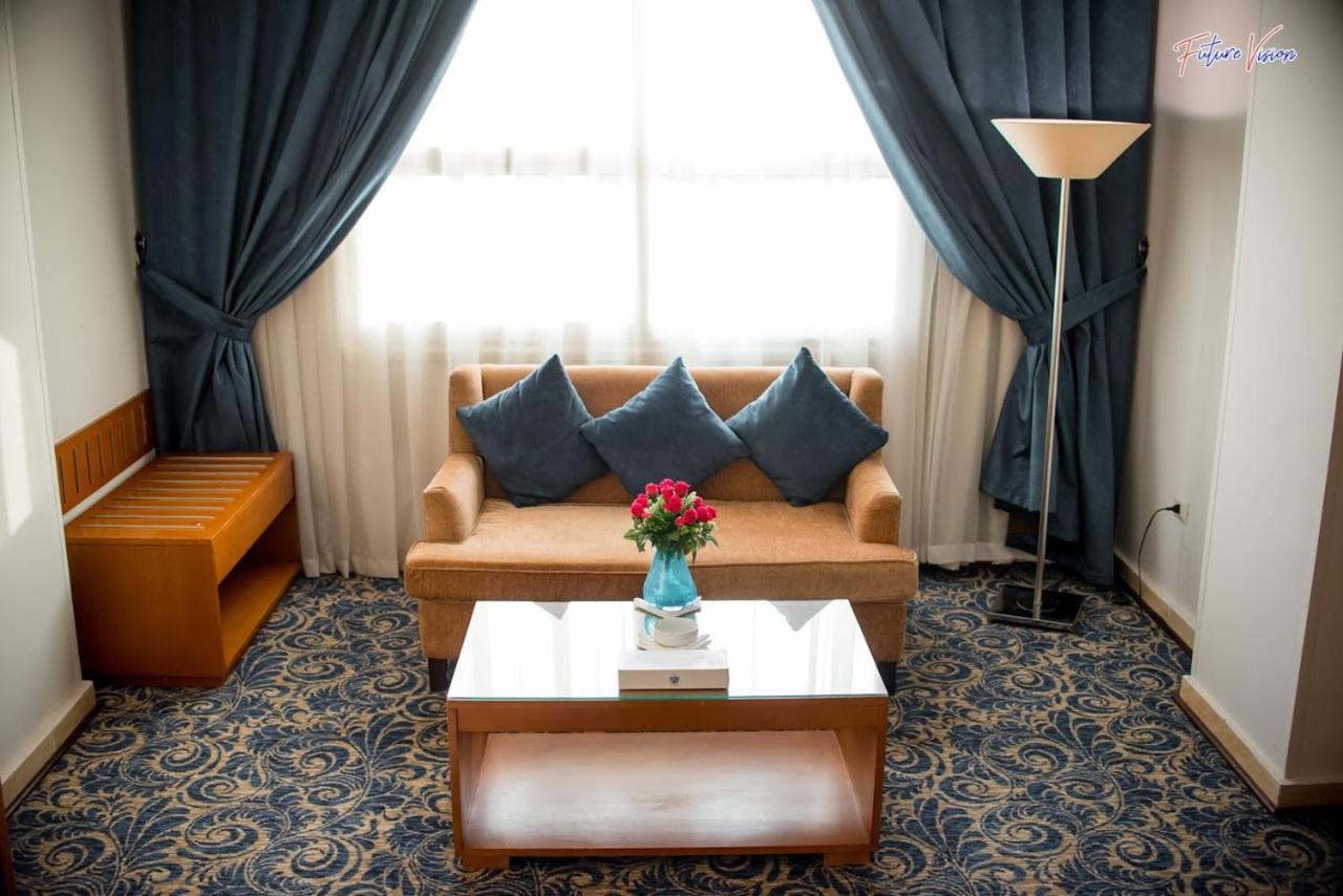 Rehana Plaza Hotel Kahire Dış mekan fotoğraf A room at the hotel