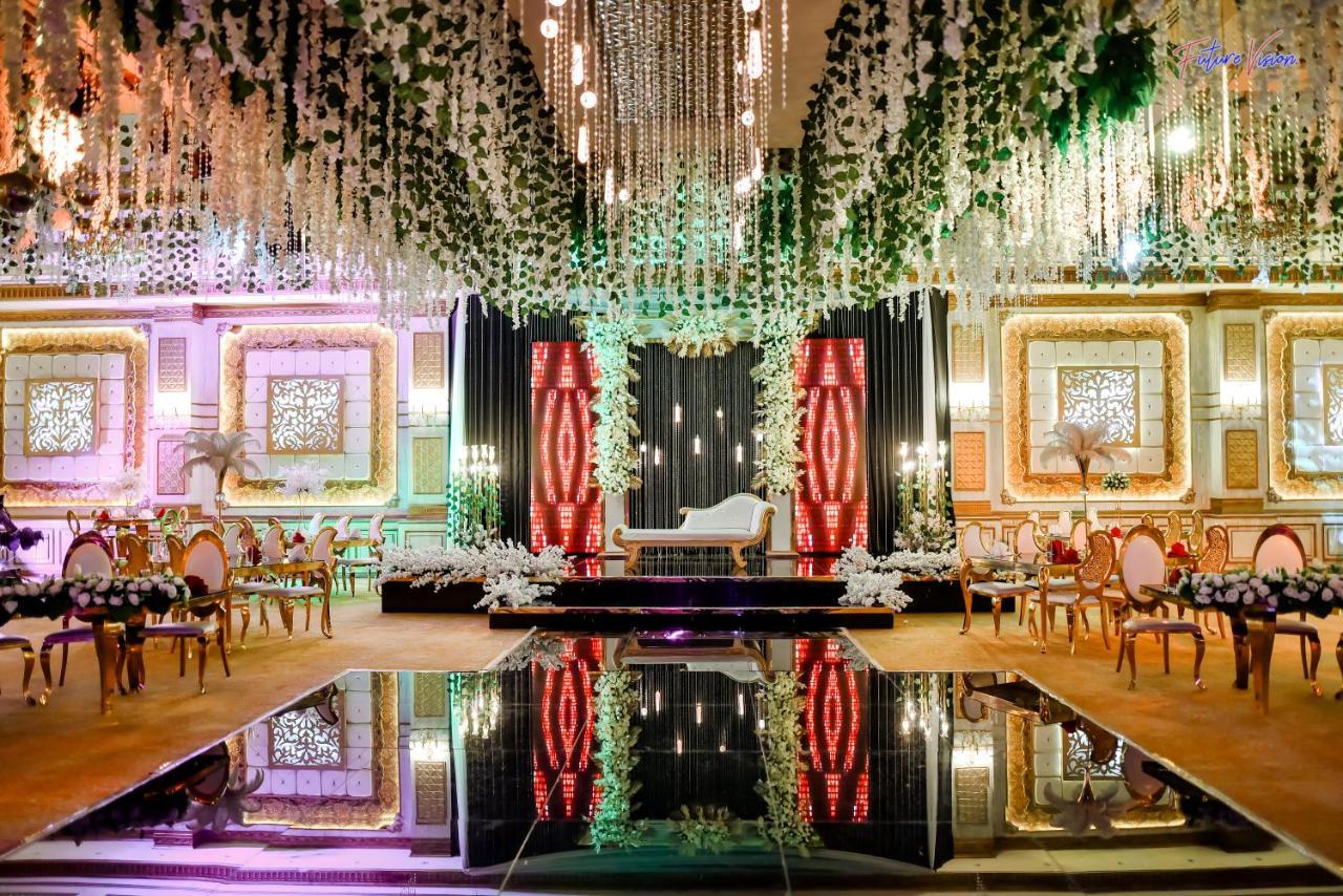 Rehana Plaza Hotel Kahire Dış mekan fotoğraf A wedding reception at the Grand Ballroom