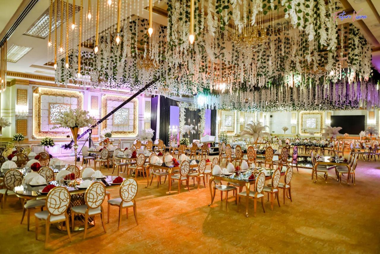 Rehana Plaza Hotel Kahire Dış mekan fotoğraf The ballroom of the hotel