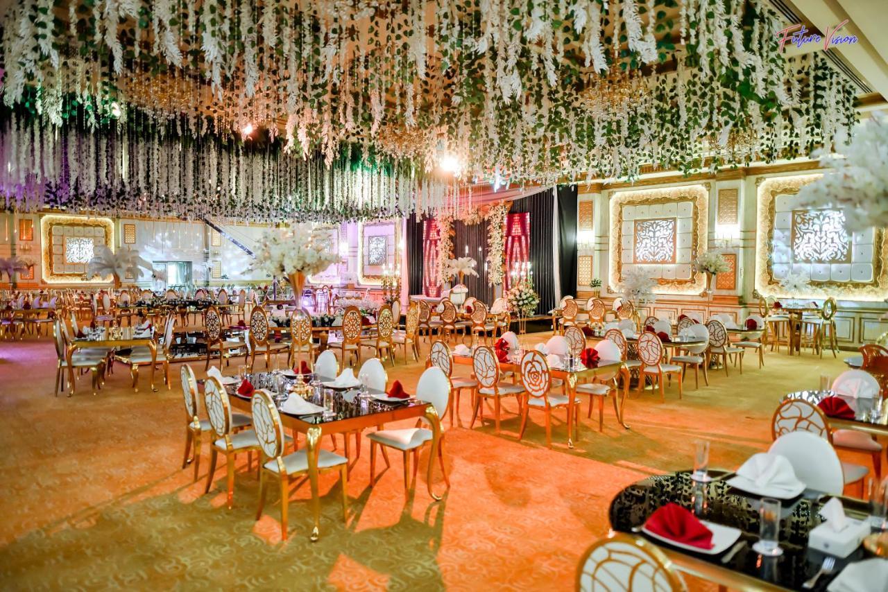 Rehana Plaza Hotel Kahire Dış mekan fotoğraf The interior of the ballroom