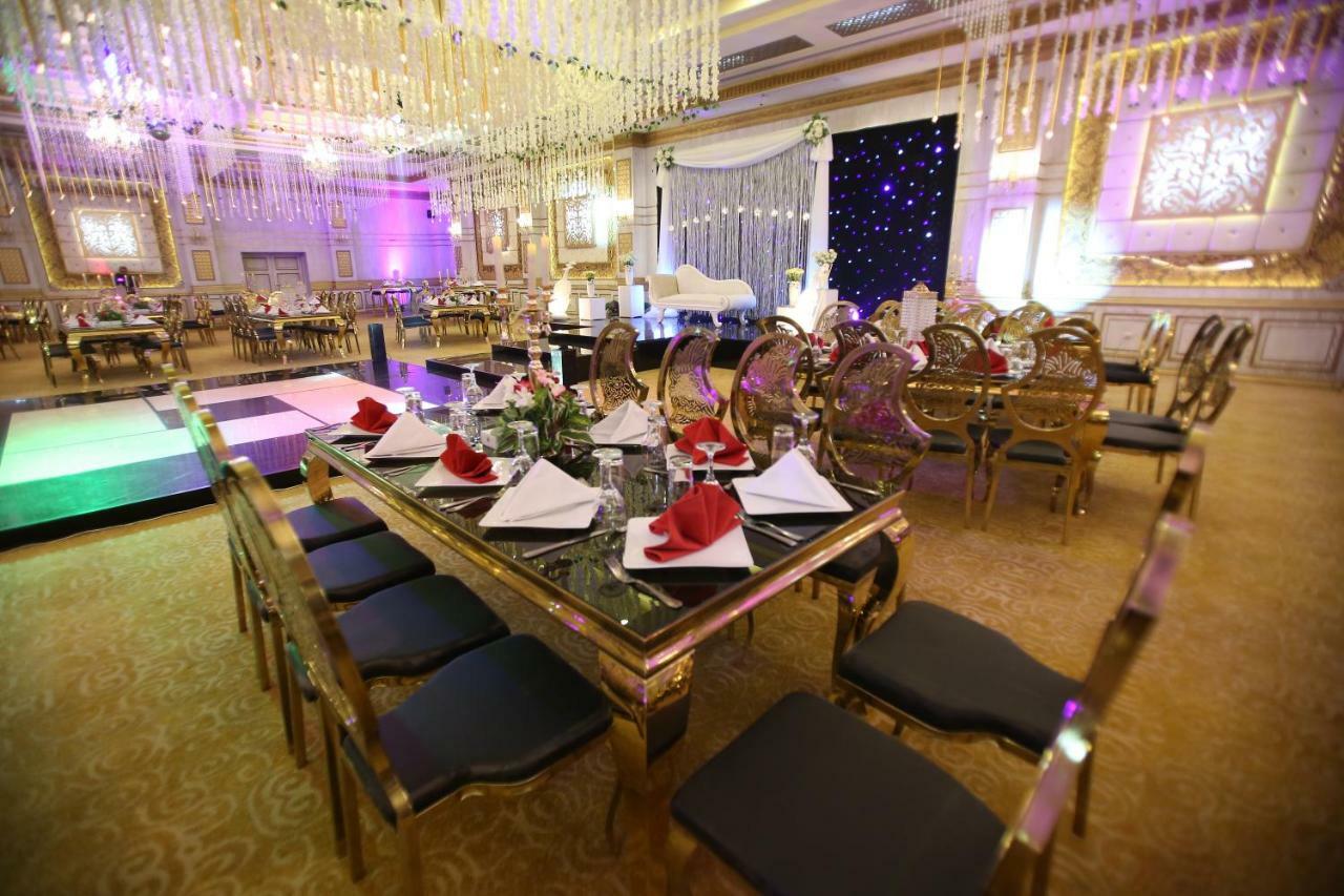 Rehana Plaza Hotel Kahire Dış mekan fotoğraf The interior of a banquet hall