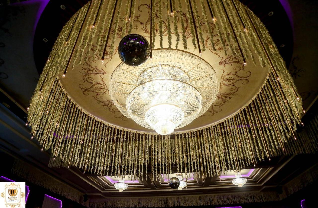 Rehana Plaza Hotel Kahire Dış mekan fotoğraf The ceiling of the ballroom